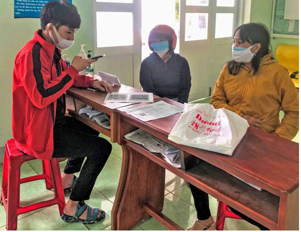 Quyết định về việc phê duyệt danh sách và kinh phí hỗ trợ người lao động ngừng việc gặp khó khăn do đại dịch COVID-19 (đợt 17) trên địa bàn huyện Ea H’leo.